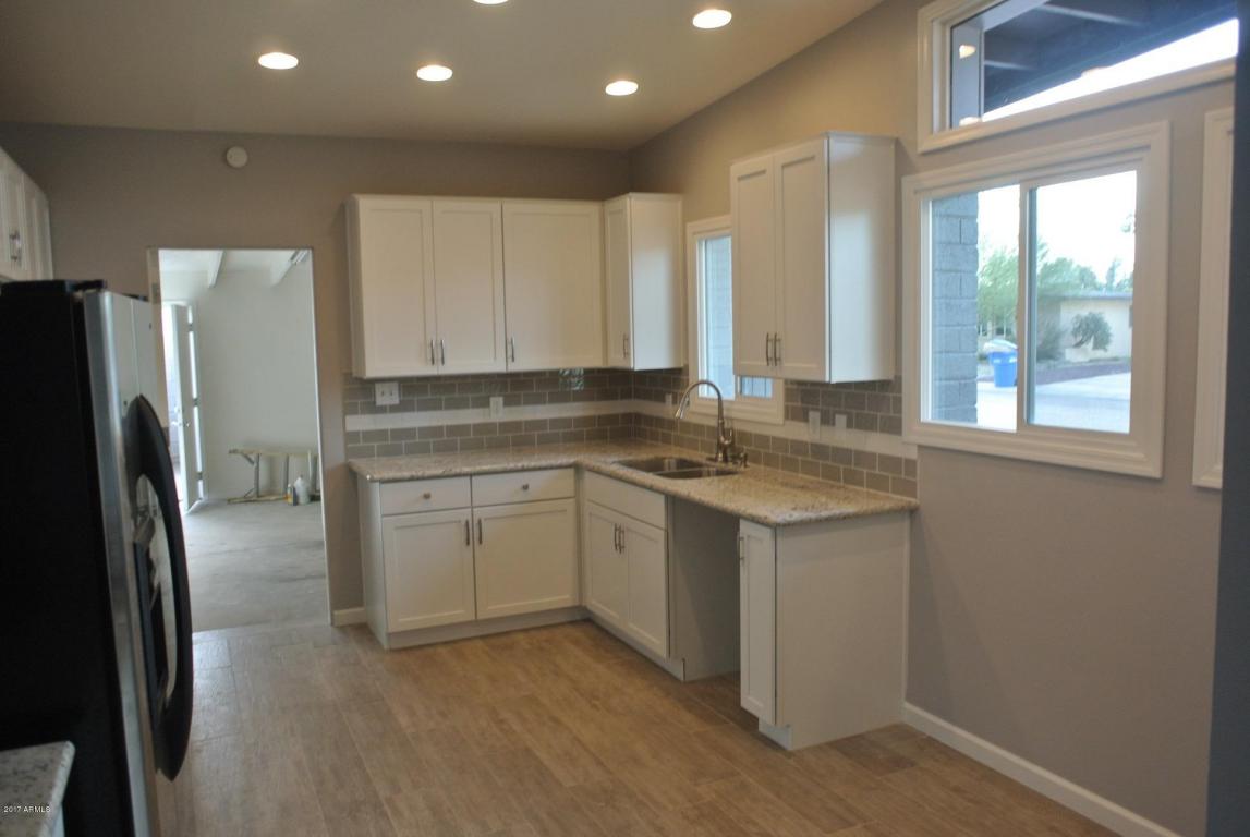 3624 E Paradise Dr, Phoenix, AZ 85028 photo 5