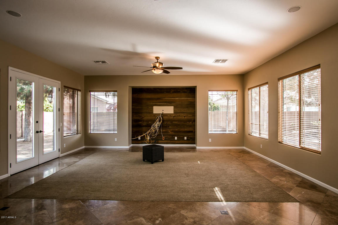 3385 E Vaughn Ave, Gilbert, AZ 85234 photo 5