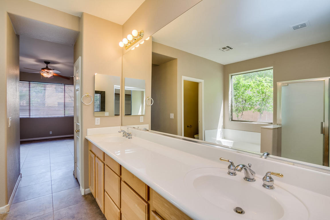1682 E Bruce Ave, Gilbert, AZ 85234 photo 9