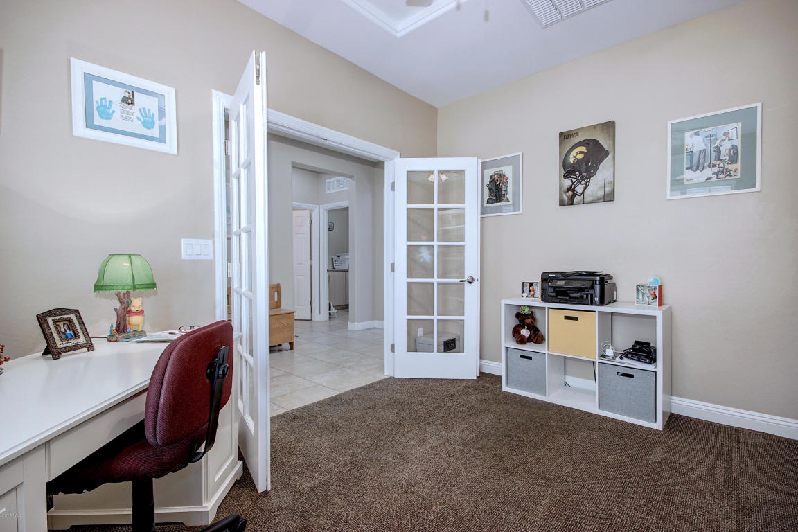 1679 W Cavedale Dr, Phoenix, AZ 85085 photo 4