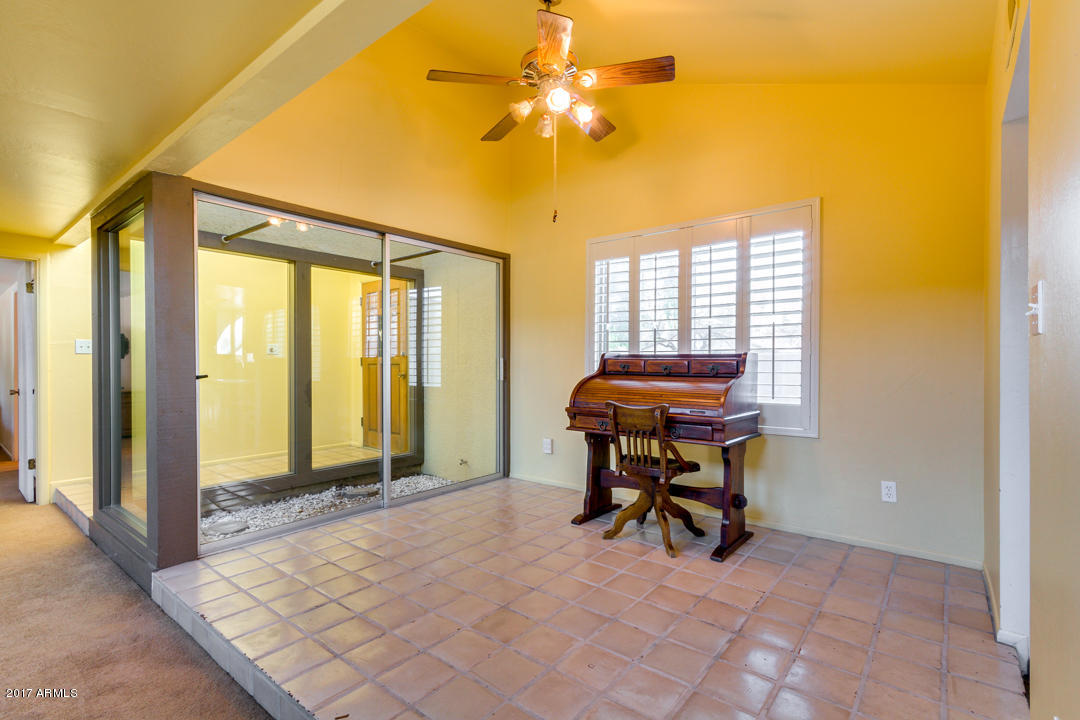 334 E Caribbean Ln, Phoenix, AZ 85022 photo 6