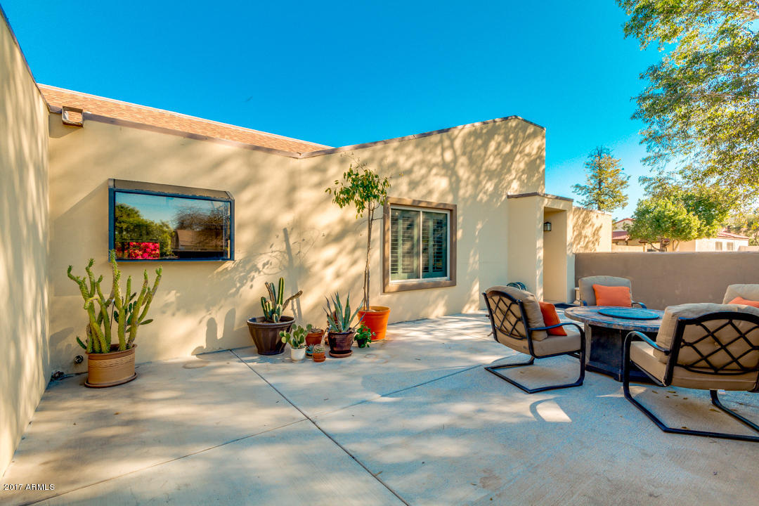 334 E Caribbean Ln, Phoenix, AZ 85022 photo 2