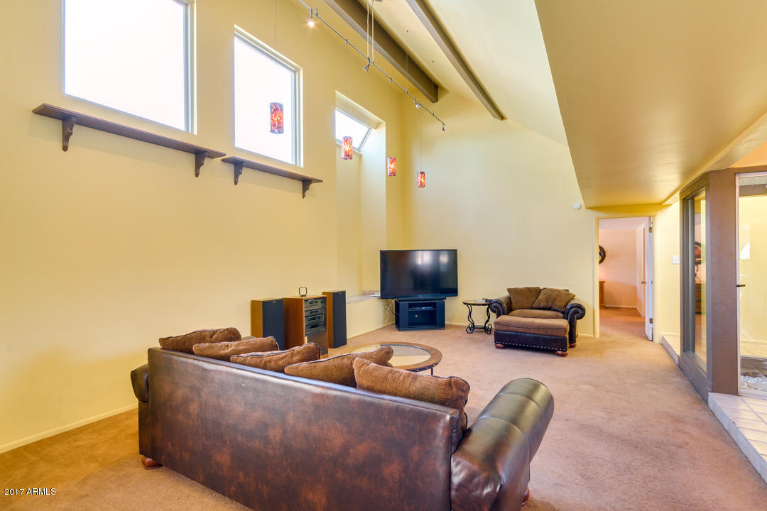334 E Caribbean Ln, Phoenix, AZ 85022 photo 9