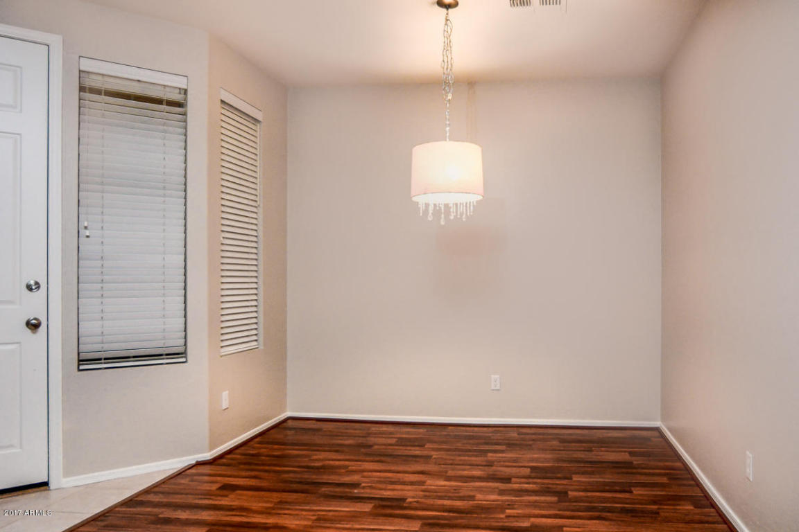 422 E Redwood Ln, Phoenix, AZ 85048 photo 4
