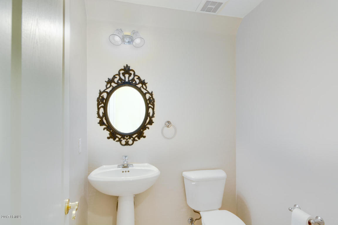 422 E Redwood Ln, Phoenix, AZ 85048 photo 5