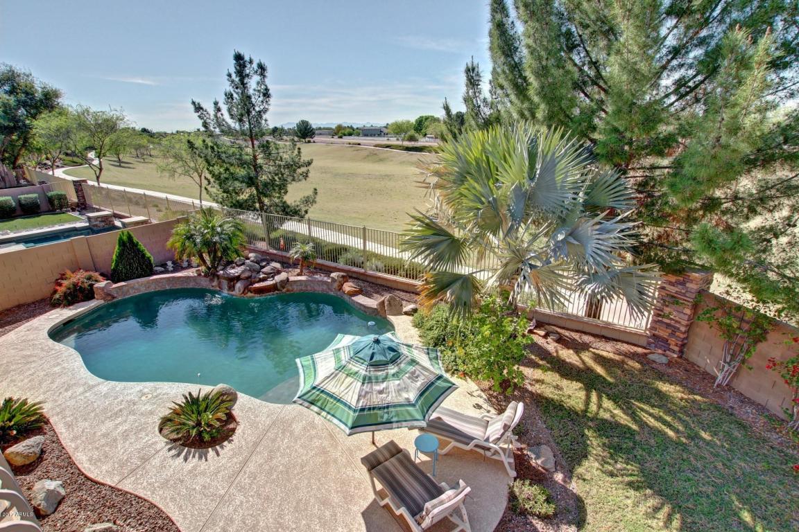 2910 S Colonial St, Gilbert, AZ 85295 photo 5