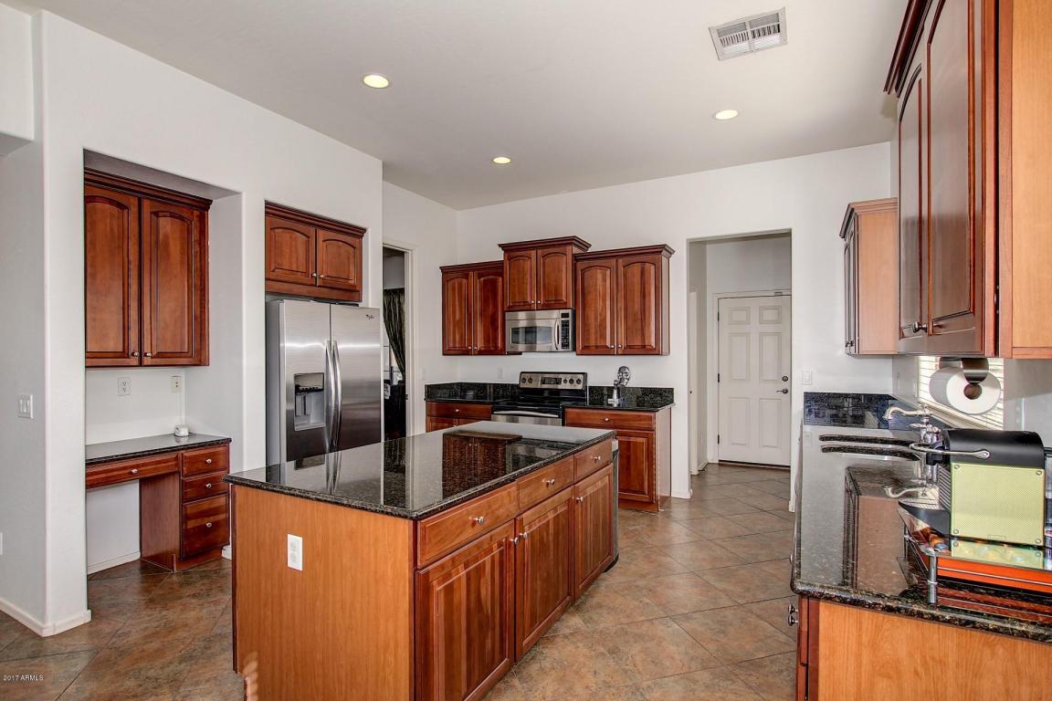 2910 S Colonial St, Gilbert, AZ 85295 photo 2