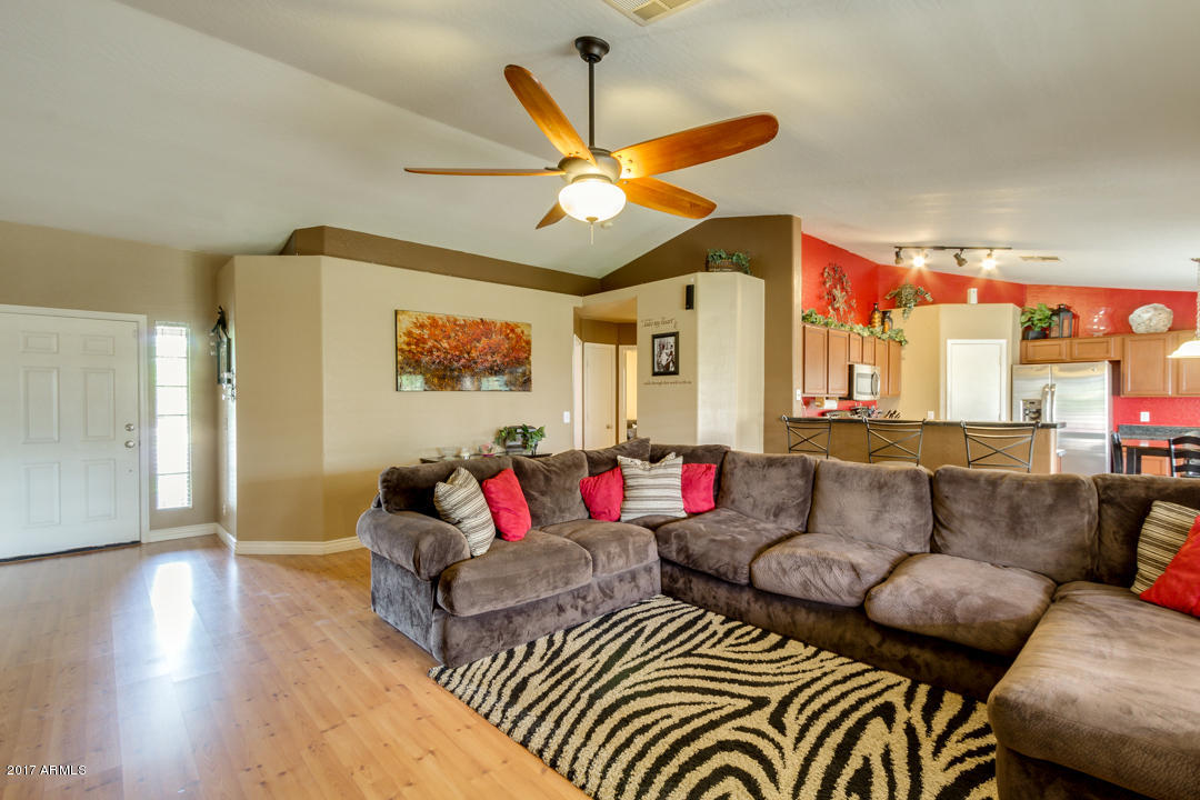 2885 E Toledo Ct, Gilbert, AZ 85295 photo 4