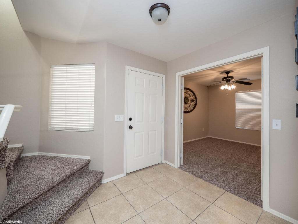 1979 E Barnacle Ave, Apache Junction, AZ 85119 photo 1
