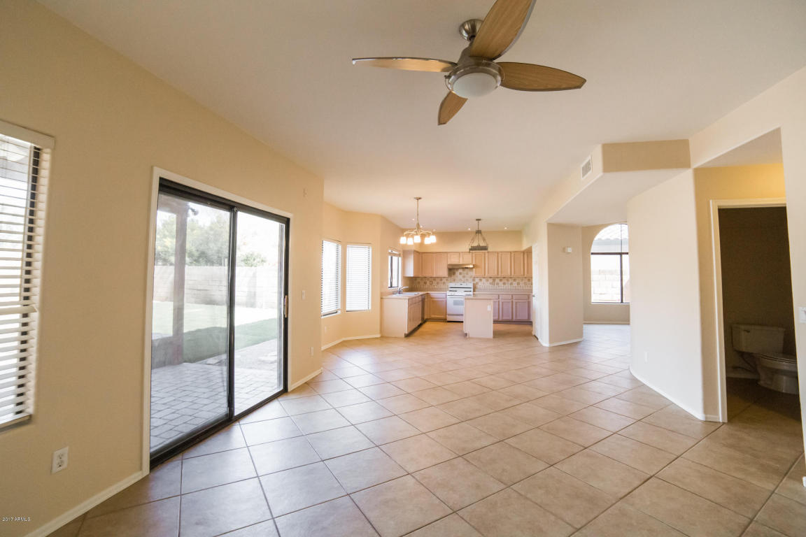 3926 E Taro Ln, Phoenix, AZ 85050 photo 7