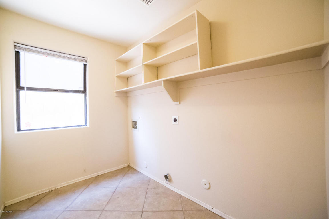 3926 E Taro Ln, Phoenix, AZ 85050 photo 9