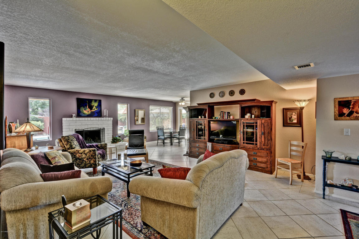 207 E Helena Dr, Phoenix, AZ 85022 photo 10