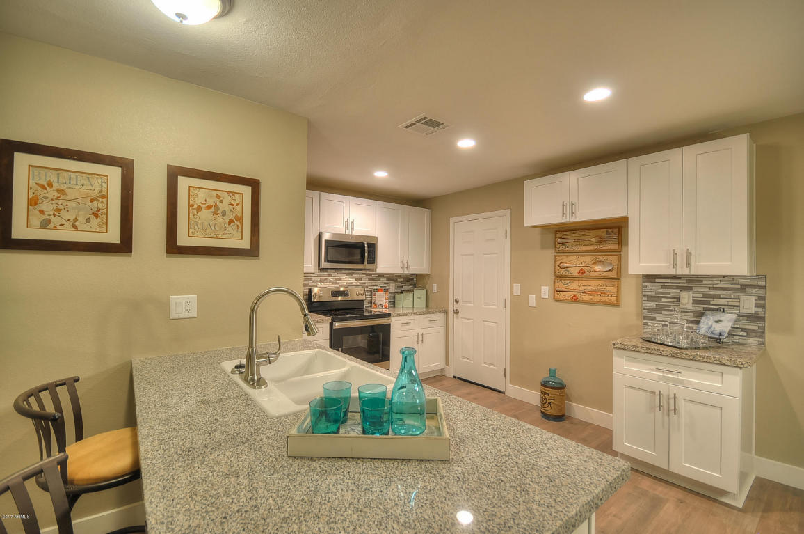 1901 E Mobile Ln, Phoenix, AZ 85040 photo 9