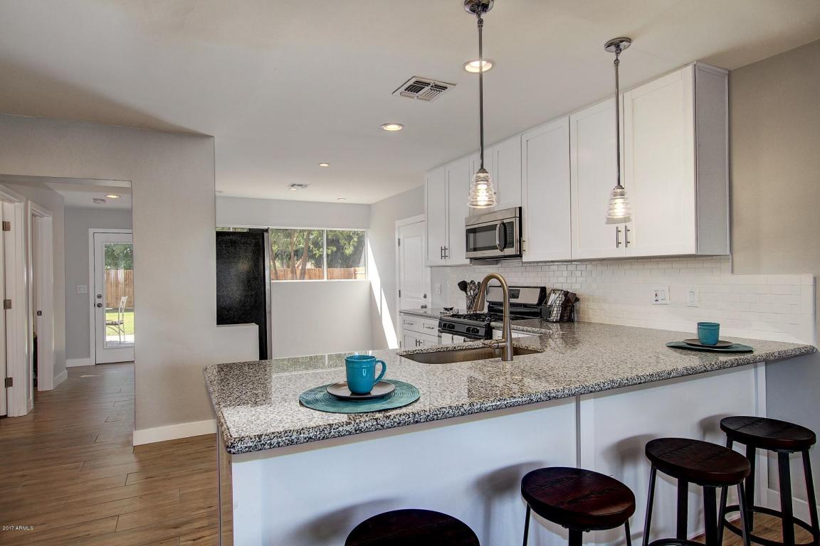 1305 E Highland Ave, Phoenix, AZ 85014 photo 8