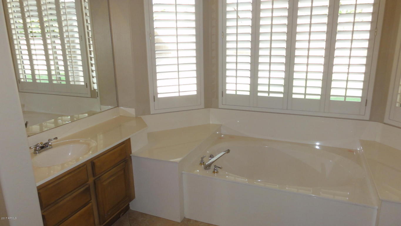 4326 E Swilling Rd, Phoenix, AZ 85050 photo 12