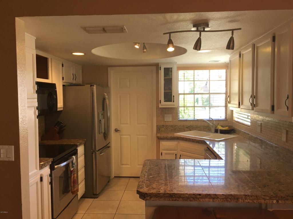 3865 E Whitney Ln, Phoenix, AZ 85032 photo 4