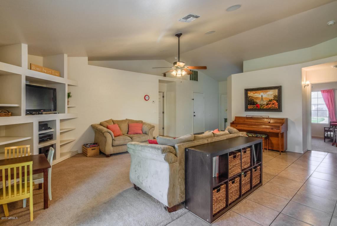 2093 E Brooks St E, Gilbert, AZ 85296 photo 3