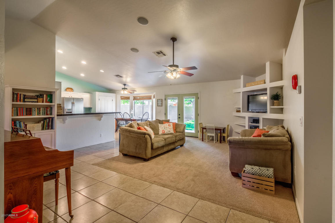 2093 E Brooks St E, Gilbert, AZ 85296 photo 2