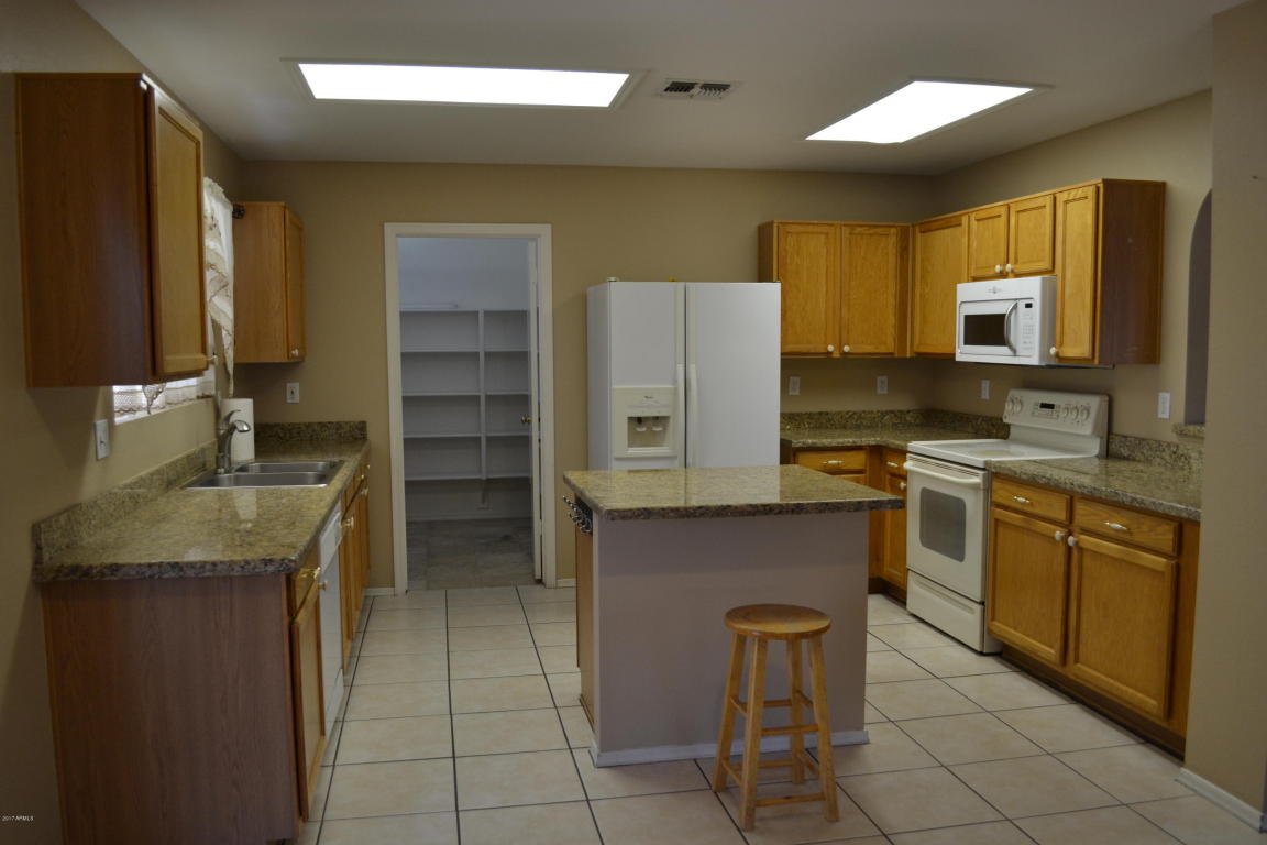 5724 E Flossmoor Cir, Mesa, AZ 85206 photo 4
