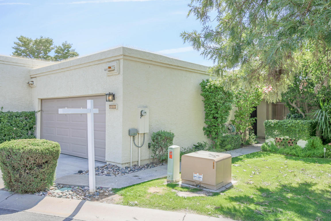 711 E Corte Oro --, Phoenix, AZ 85020 photo 1