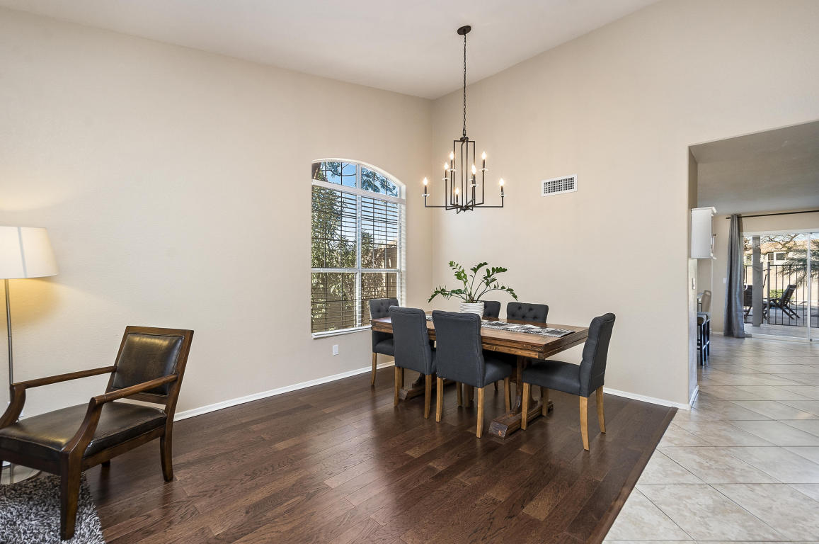 141 S Quartz St, Gilbert, AZ 85296 photo 2