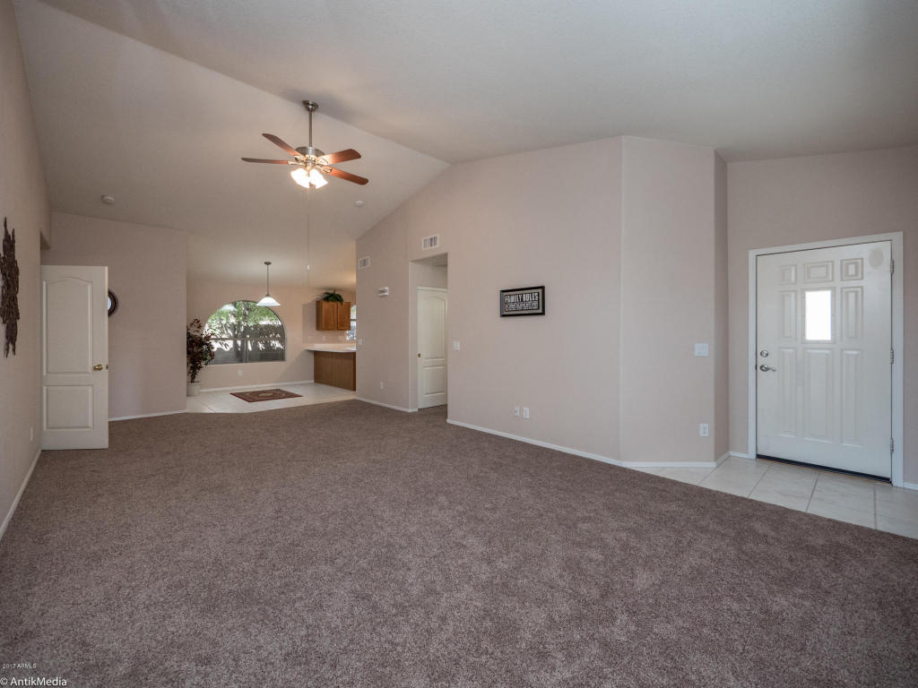 553 E Cathy Dr, Gilbert, AZ 85296 photo 5