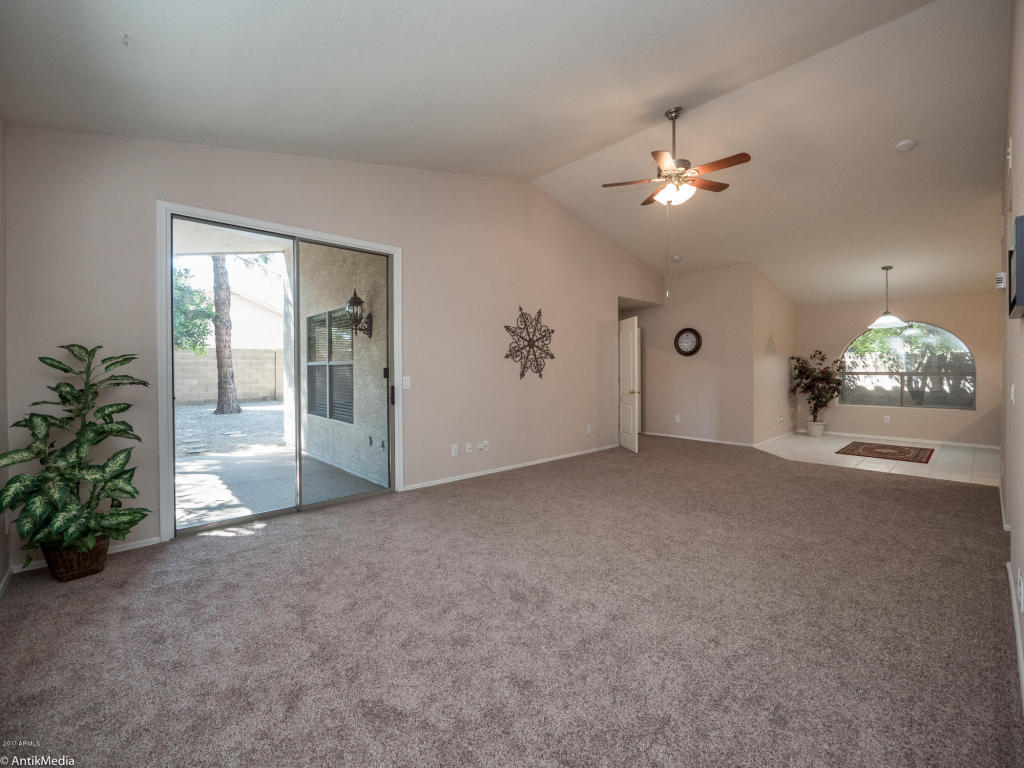 553 E Cathy Dr, Gilbert, AZ 85296 photo 4