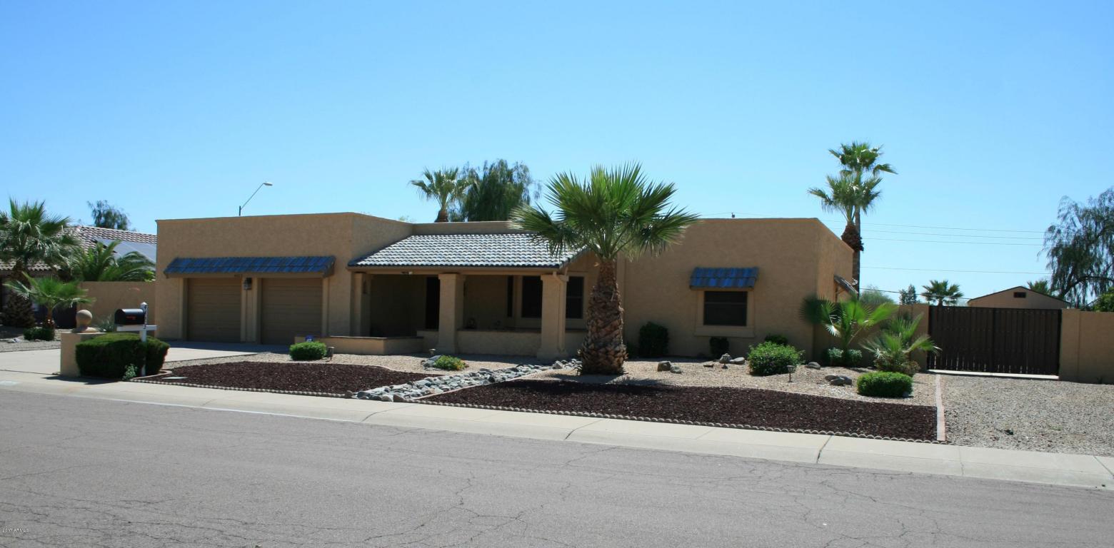 4423 E Beck Ln, Phoenix, AZ 85032 photo 1