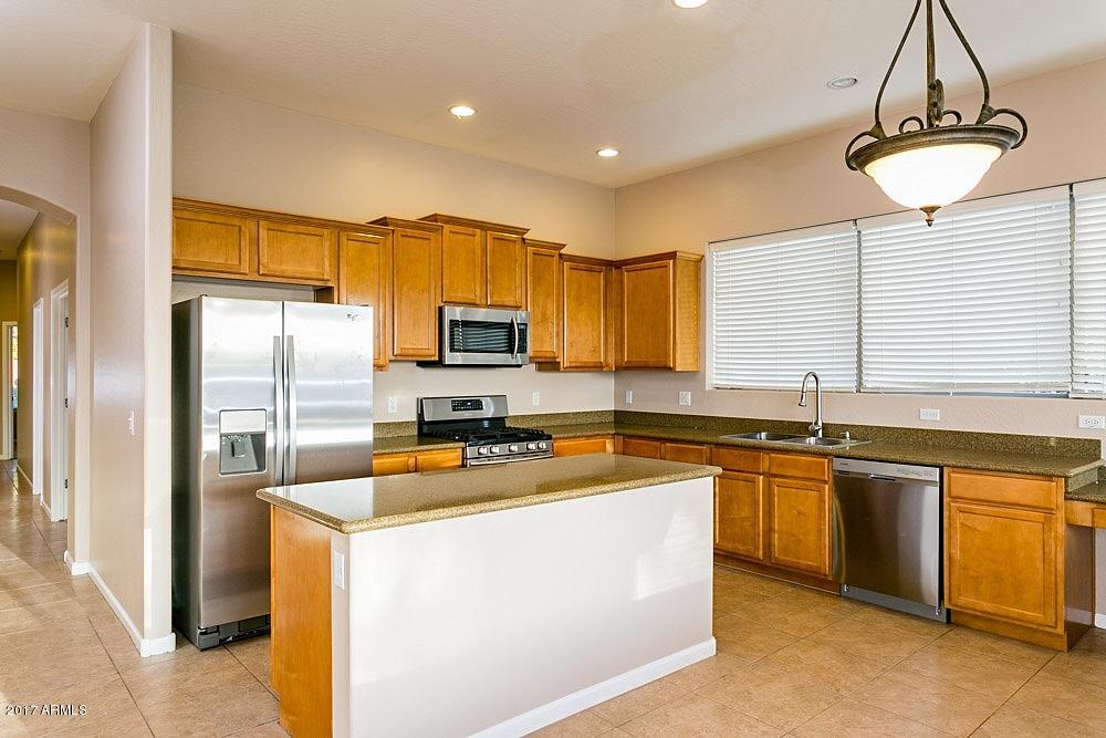 6732 S Crestview Dr, Gilbert, AZ 85298 photo 4