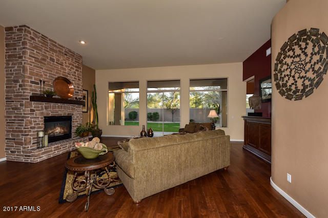 5457 E Herrera Dr, Phoenix, AZ 85054 photo 8
