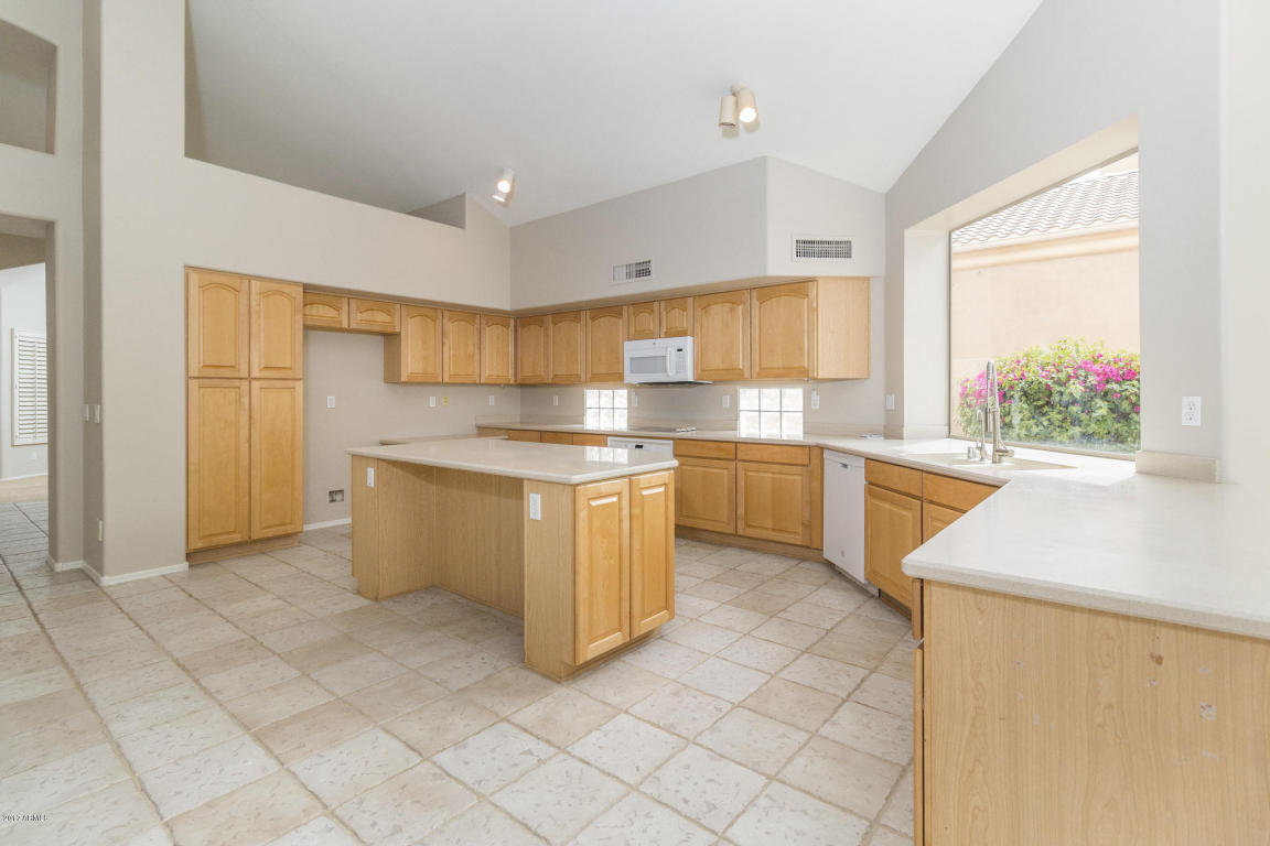 521 E Brookwood Ct, Phoenix, AZ 85048 photo 6