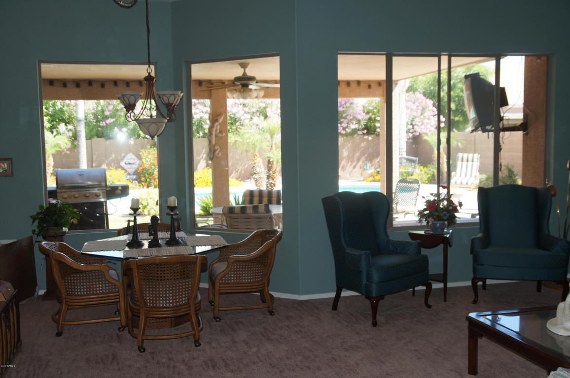 550 E Orchid Ln, Gilbert, AZ 85296 photo 3
