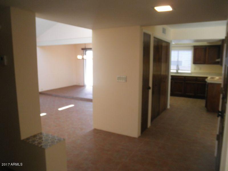 4614 E Valley View Dr, Phoenix, AZ 85044 photo 4