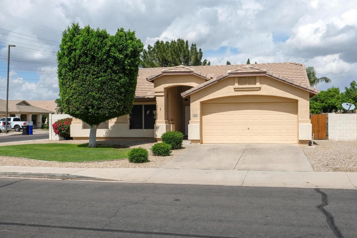 2032 E Willow Wick Rd, Gilbert, AZ 85296 photo 3