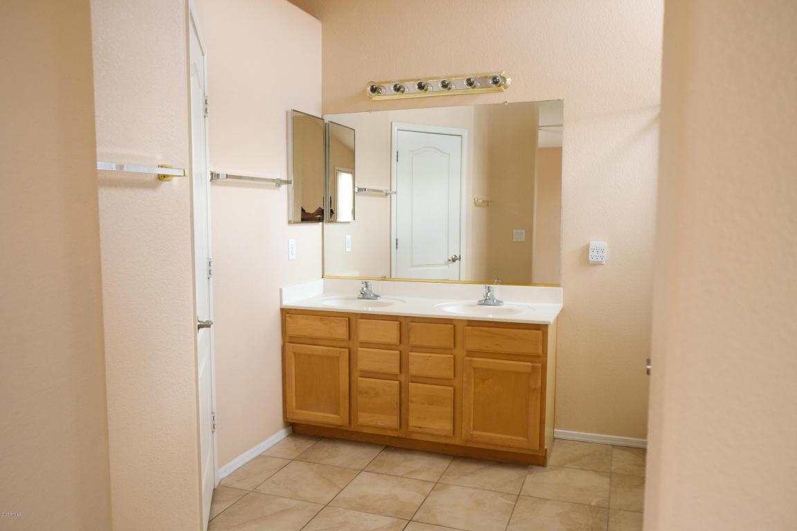 2032 E Willow Wick Rd, Gilbert, AZ 85296 photo 11