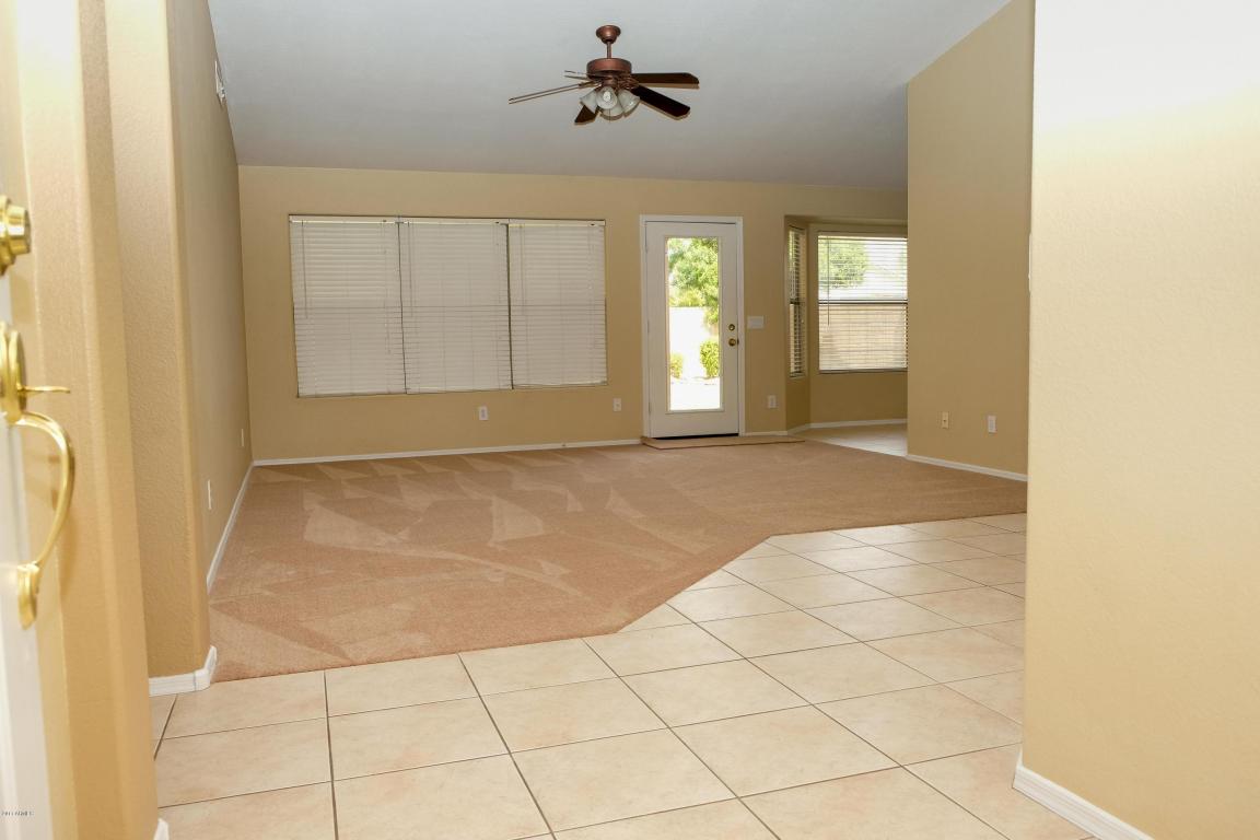 2032 E Willow Wick Rd, Gilbert, AZ 85296 photo 4