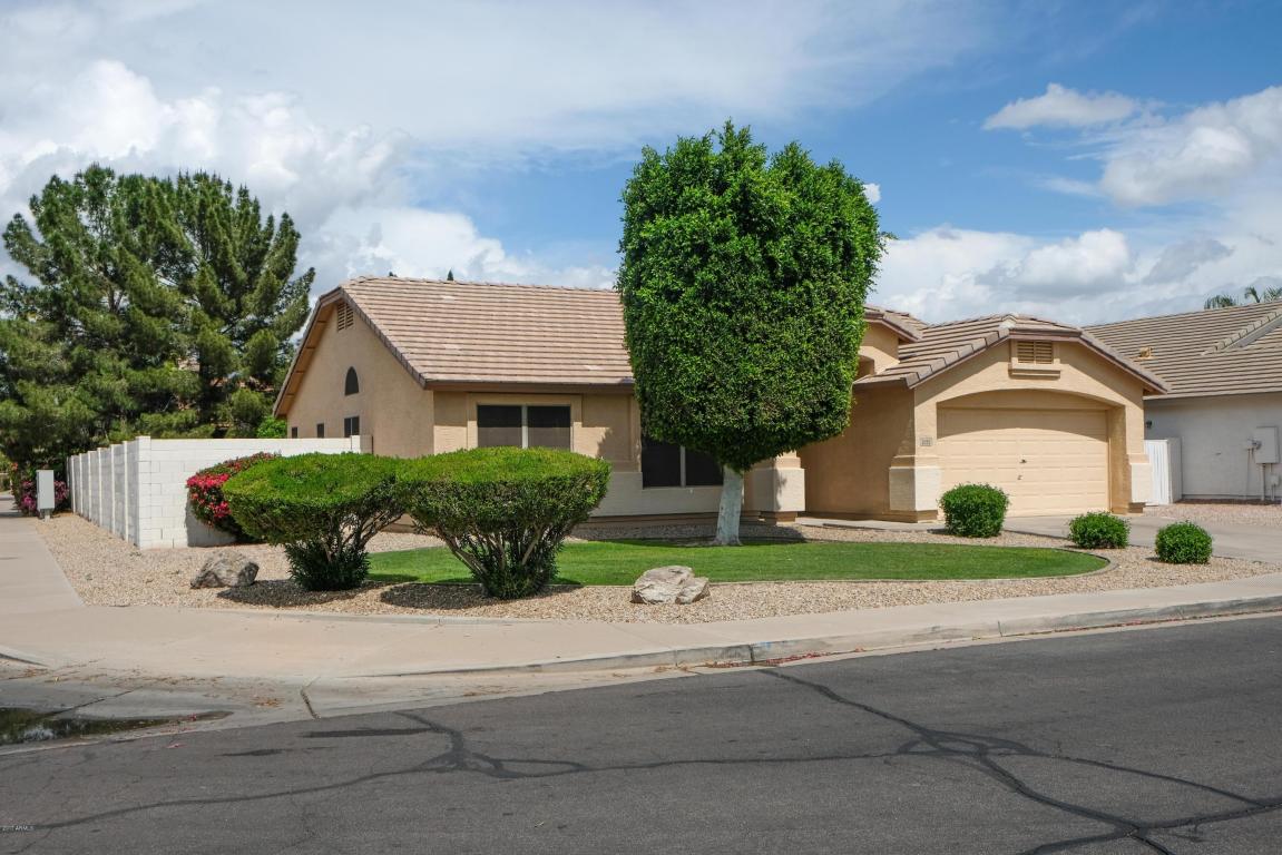 2032 E Willow Wick Rd, Gilbert, AZ 85296 photo 2