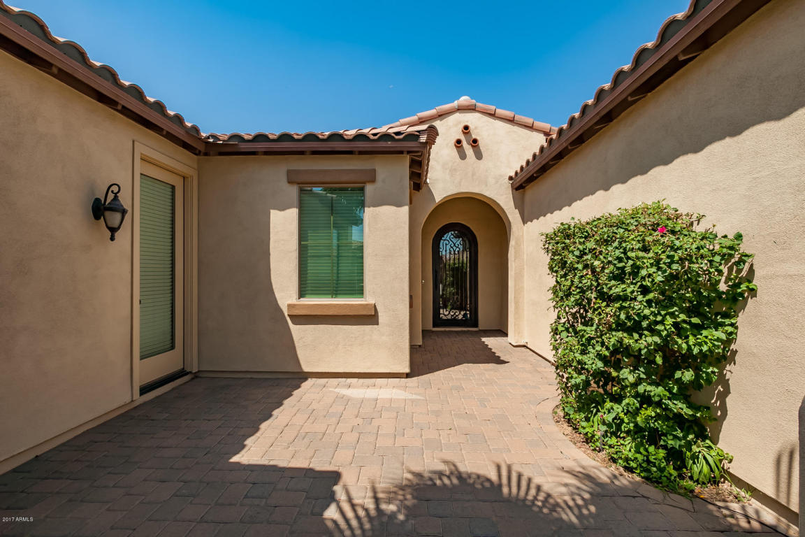 6594 S Legend Ct, Gilbert, AZ 85298 photo 2