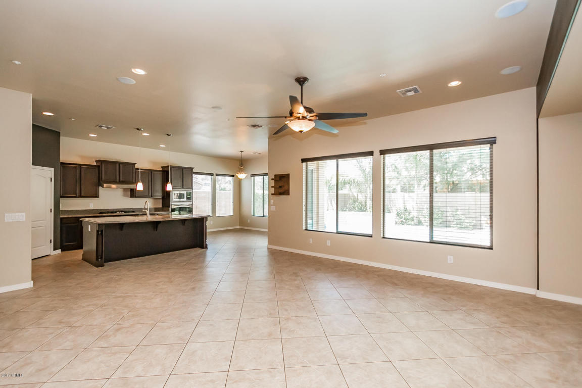 6594 S Legend Ct, Gilbert, AZ 85298 photo 8
