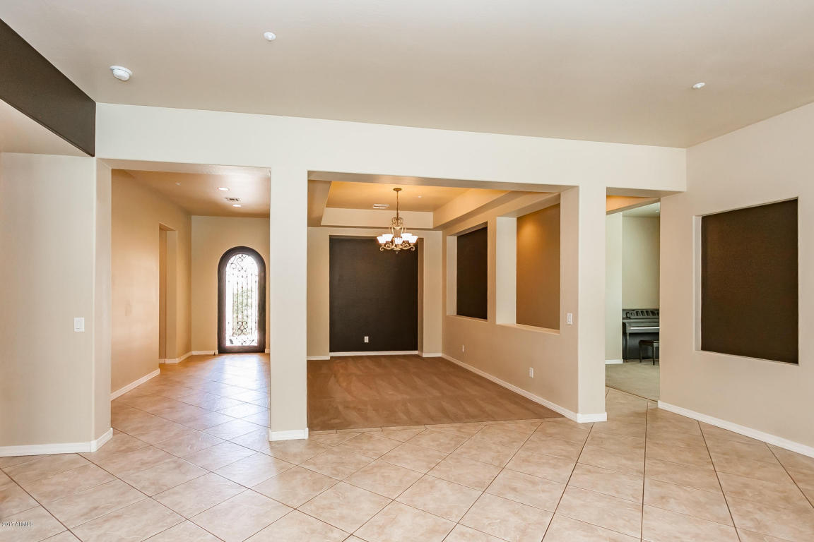 6594 S Legend Ct, Gilbert, AZ 85298 photo 5