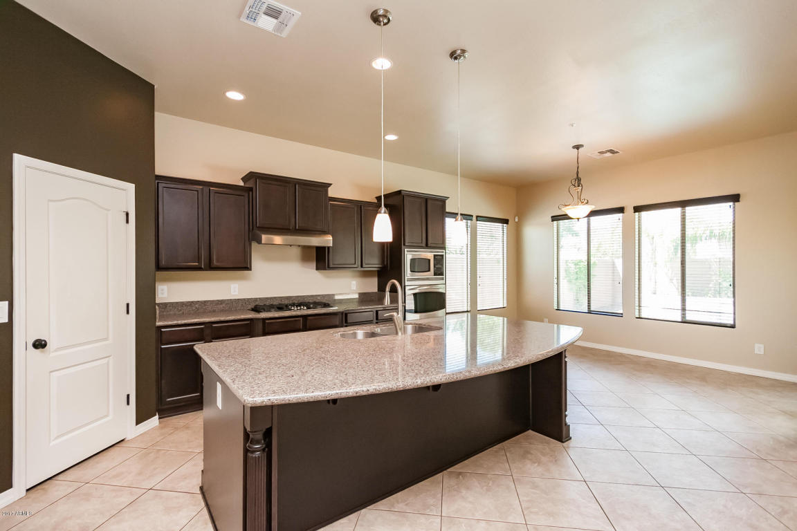 6594 S Legend Ct, Gilbert, AZ 85298 photo 9