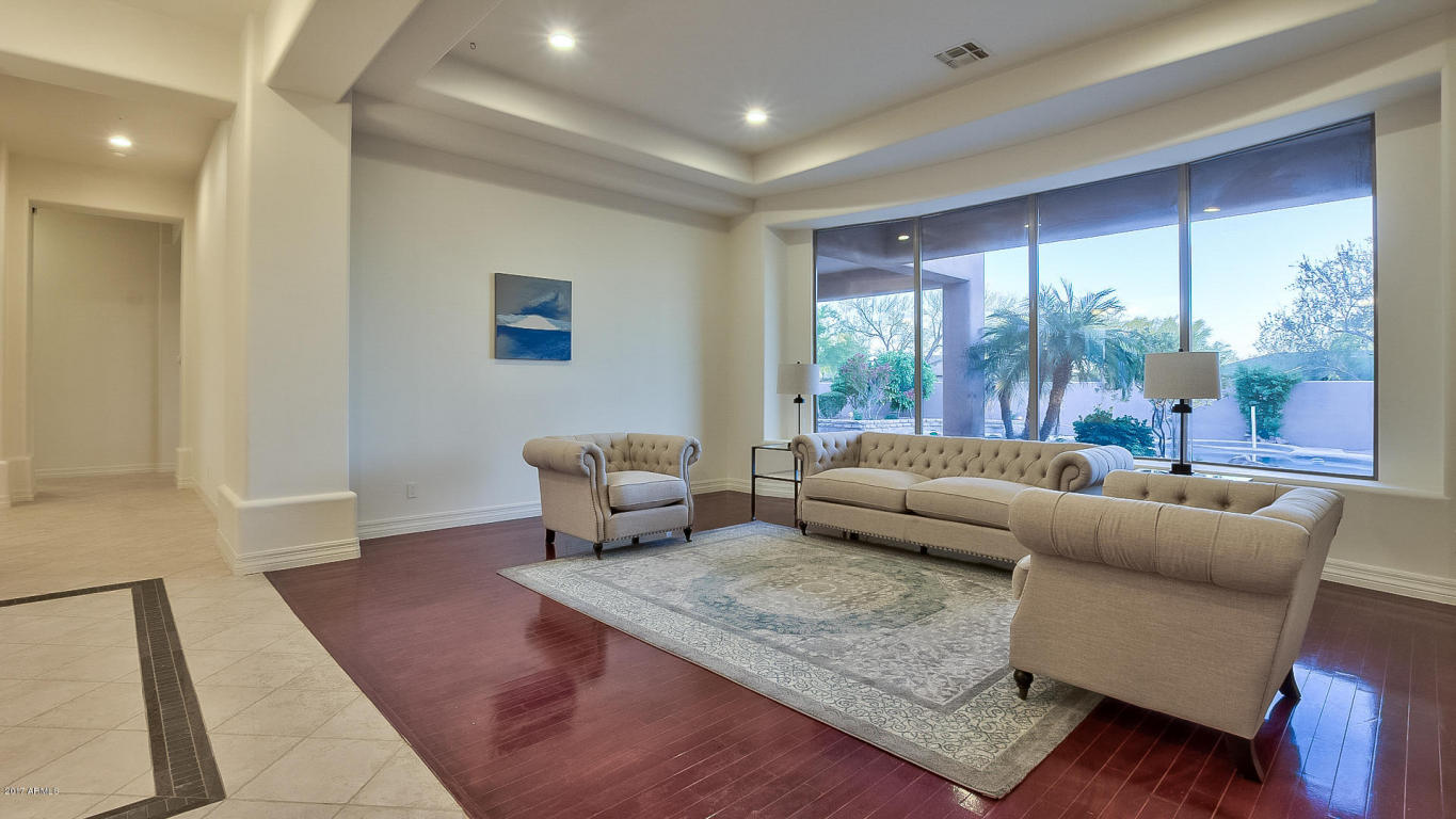 5369 E Herrera Dr, Phoenix, AZ 85054 photo 2