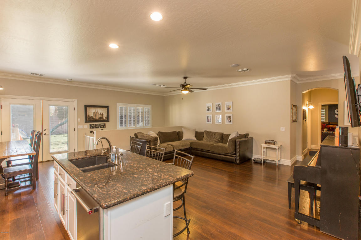 4167 E Maplewood St, Gilbert, AZ 85297 photo 9