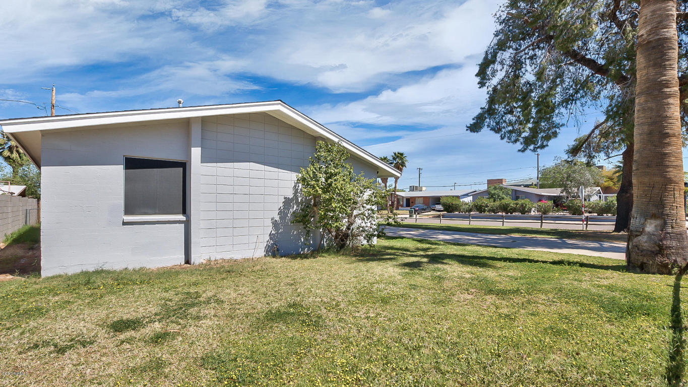2314 E Claire Dr, Phoenix, AZ 85022 photo 3