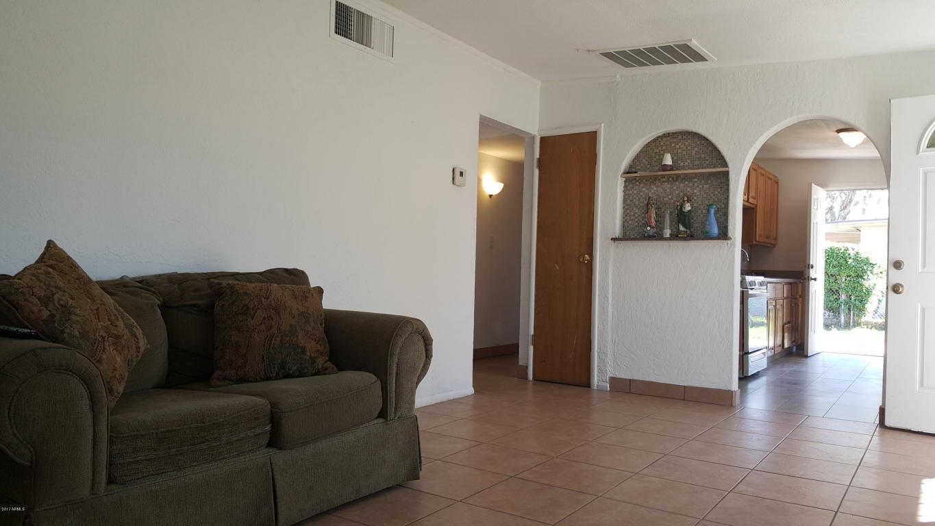 1814 E Pleasant Ln, Phoenix, AZ 85042 photo 9