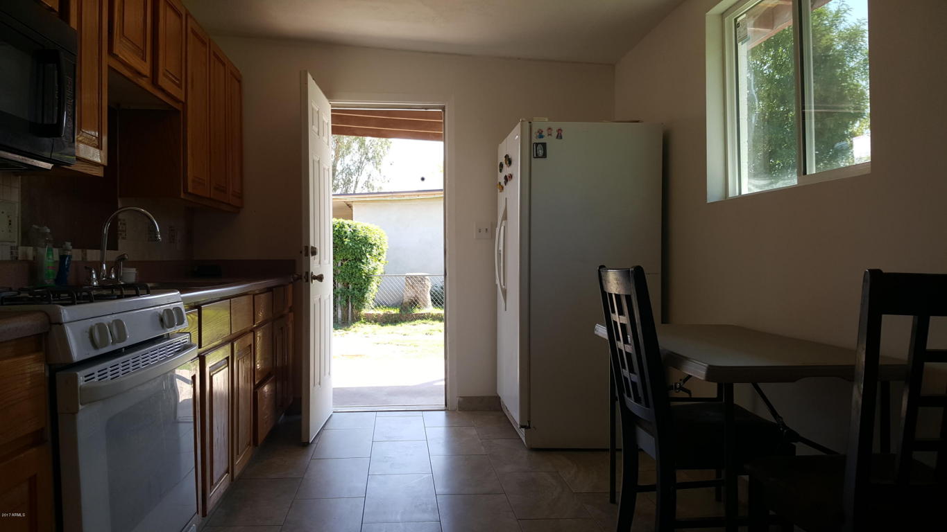 1814 E Pleasant Ln, Phoenix, AZ 85042 photo 12
