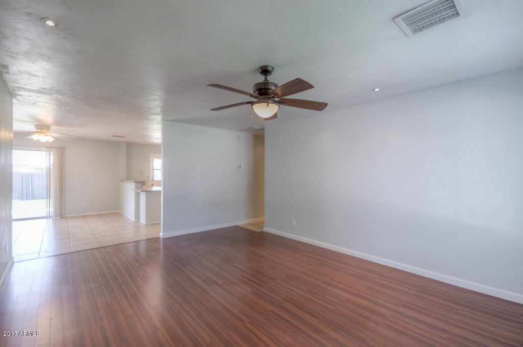 111 E Geneva Dr, Tempe, AZ 85282 photo 4