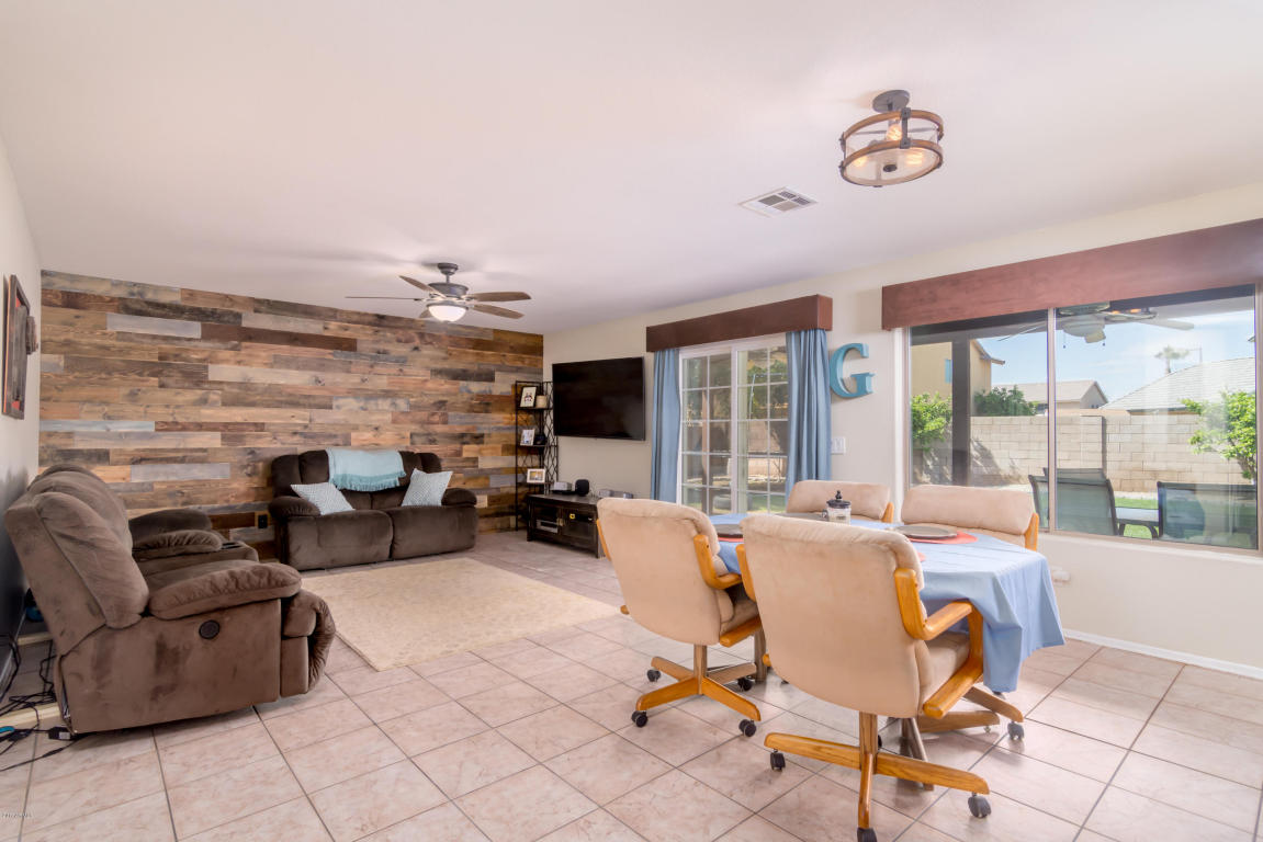 298 E Baylor Ln, Gilbert, AZ 85296 photo 2