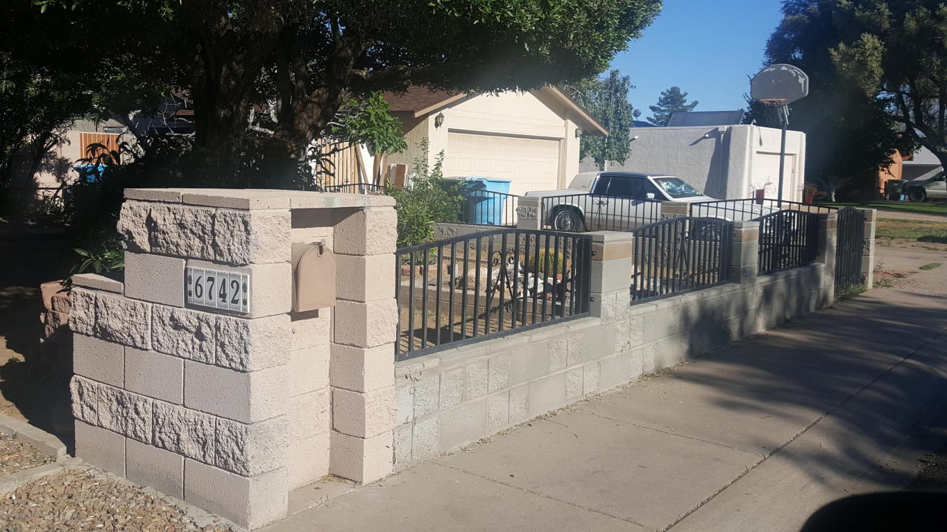 6742 N 31st Dr, Phoenix, AZ 85017 photo 3
