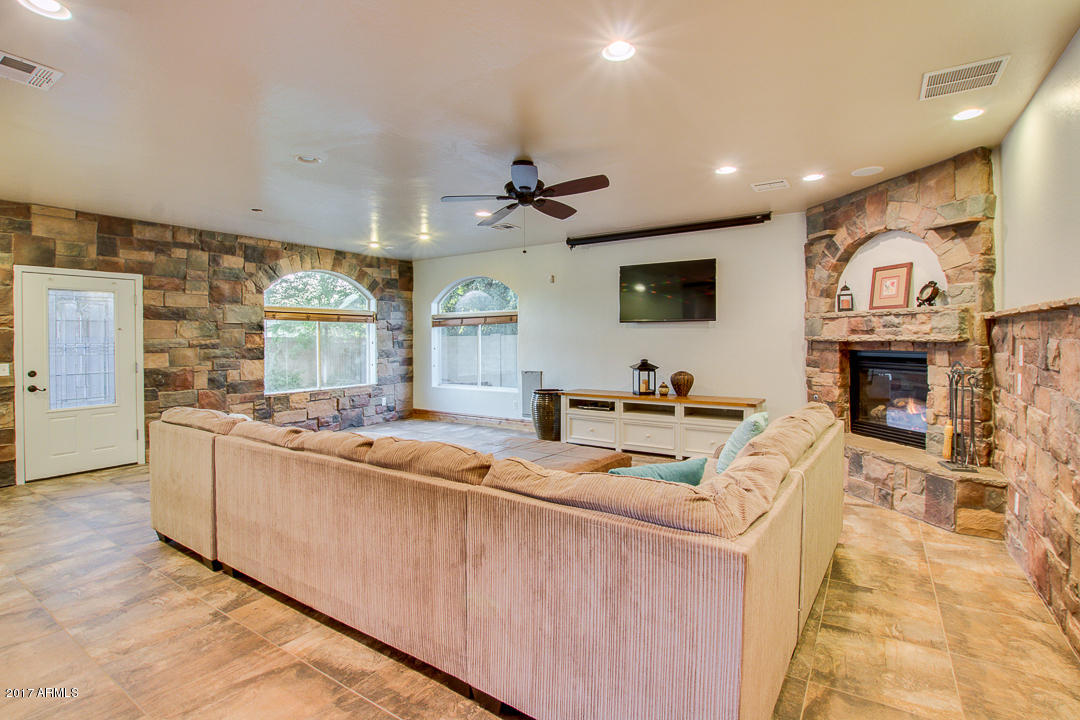 2886 S Birch St, Gilbert, AZ 85295 photo 18